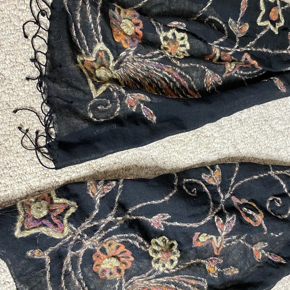 Giorgio Passigatti 100% wool gorgeous scarf fringed ends - Picture 3 of 8